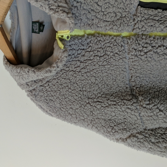 Wild Fable Sz XL Gray Fleece Sherpa Zip-Up with neon green accents - Picture 7 of 13